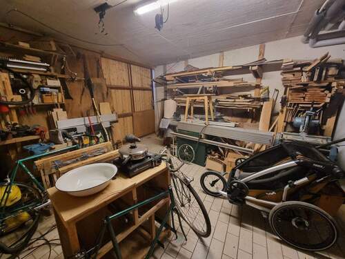 Garage, derzeit als Schreinerwerkstatt - 