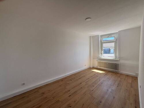 Wohnzimmer - Frisch sanierte 4-Zimmer-Wohnung in begehrter Lage - Hanau Lamboy
