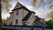 Hausansicht - Stilvoll modernisiertes Familienhaus mit Geschichte & Wohnkomfort