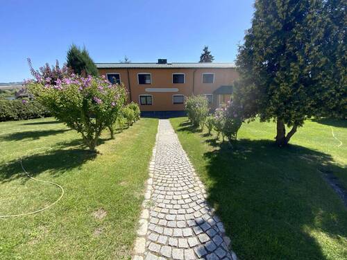 Zugang - 3 Zimmer Etagenwohnung zum Kaufen in Unterwellenborn