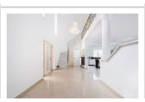 Eingangsbereich - 7 Zimmer Einfamilienhaus in Nordheim