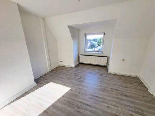 Bild 3 - 4 Zimmer Etagenwohnung in Lübeck