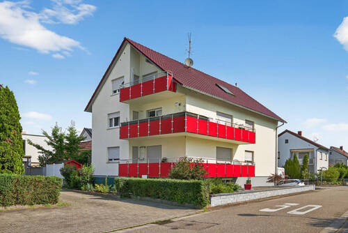 Winterstraße 24, 76275 Ettlingen - 2 - Gepflegte 3-Zimmer-Dachgeschosswohnung mit Balkon und Stellplatz!
