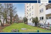 Titelbild - Renovierte 3,5-Zimmer-Wohnung mit schönem Fernblick und Garage