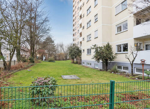Außenanlage - 3 Zimmer Etagenwohnung zum Kaufen in Weinheim