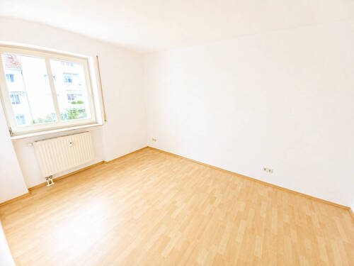 Schlafzimmer - Etagenwohnung mit 55,00 m&sup2; in Meerane zum Kaufen