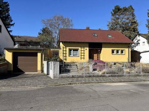 Sandleithe 12 - Großes Grundstück in Vach mit Einfamilienhaus