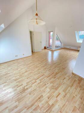 Wohnen - 2 Zimmer Etagenwohnung zur Miete in Schwalbach