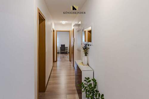 OG Flur und Garderobe - 