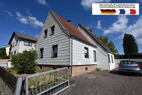 Ansicht - Einfamilienhaus in Sankt Ingbert mit großem Grundstück