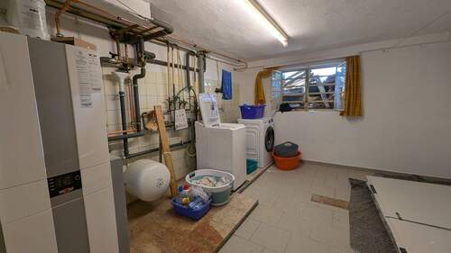 Waschküche/ Heizung - 