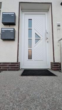 Eingang - 7 Zimmer Mehrfamilienhaus, Wohnhaus zum Kaufen in Reinhardshagen