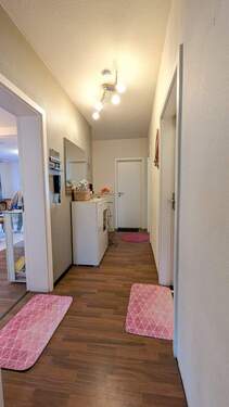 Flur EG - 7 Zimmer Mehrfamilienhaus, Wohnhaus in Reinhardshagen