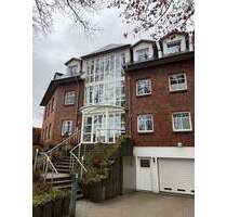 Komfortabel wohnen in Hamburg-Sasel: 3,5 Zimmer, 117 m², Aufzug & 2 TG-Plätze