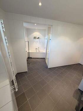 Hauptbadezimmer/Wäsche - 