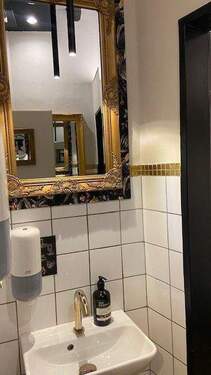 WC - 