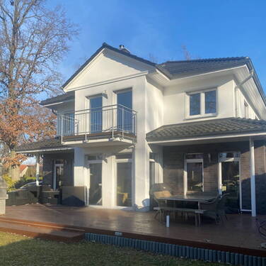 Titelbild - 7 Zimmer Einfamilienhaus zum Kaufen in Falkensee