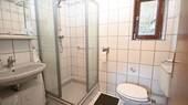 + zusätzliches Duschbad - 