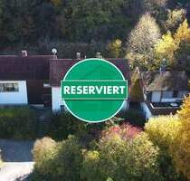 Sanierungsbedürftiges Wohnhaus mit Nebengebäuden + land- und forstwirtschaftlicher Fläche in Kastl