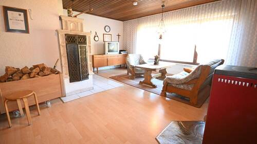 Gemütliches Wohnzimmer - 7 Zimmer Einfamilienhaus in Kastl