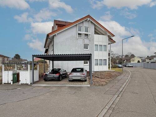 Carport - 7 Zimmer Mehrfamilienhaus, Wohnhaus in Hockenheim