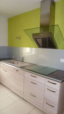 Küche mit EBK - Mehrfamilienhaus, Wohnhaus mit 180,00 m² in Seinsheim zur Miete