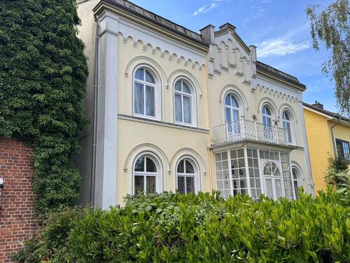 F-12-Strassenseite - 