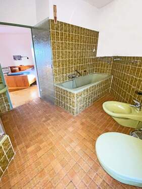 Vollbad im Obergeschoss - 