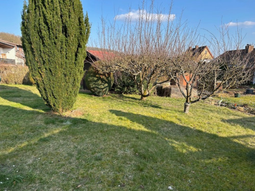 Gartenanlage - 5 Zimmer Mehrfamilienhaus, Wohnhaus in Meinhard