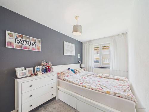 Schlafzimmer 1 - 3 Zimmer Etagenwohnung zum Kaufen in Metzingen