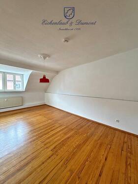 Zimmer 2 3.OG rechts - 3 Zimmer Etagenwohnung zur Miete in Saarbrücken / Sankt Johann