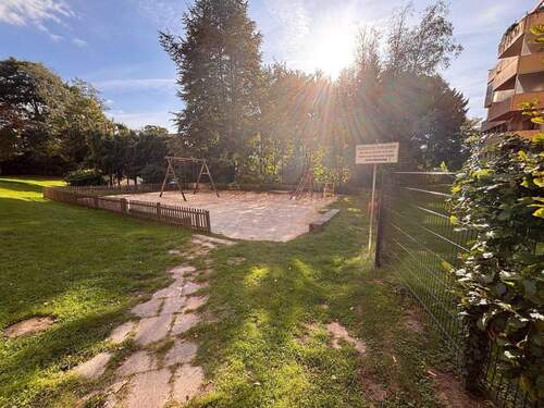 Spielplatz - 2 Zimmer Etagenwohnung in Arnsberg