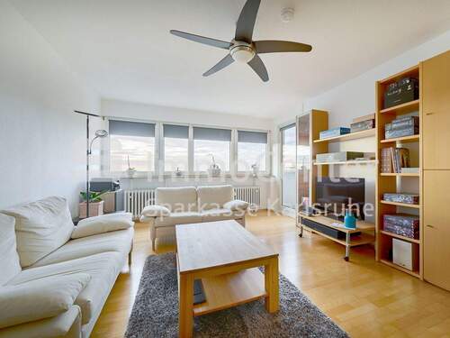 Wohnzimmer - Gepflegte 3-Zimmerwohnung mit Panoramablick