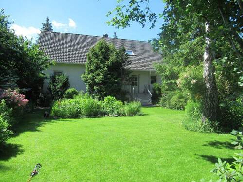 Bild 1 - Zweigenerationenhaus in Weststaaken mit separaten Eingängen - großer naturnaher Garten