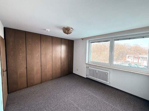 Schlafzimmer - 3 Zimmer Etagenwohnung zum Kaufen in Ingolstadt