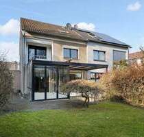 Bezugsfreie Doppelhaushälfte in Frechen-Königsdorf