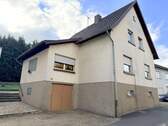 Straßenansicht - 6 Zimmer Mehrfamilienhaus, Wohnhaus zum Kaufen in Riegelsberg / Walpershofen