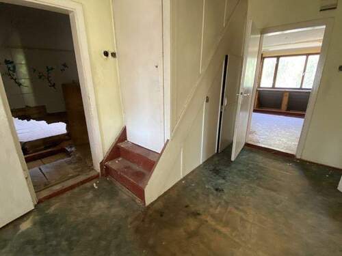 Flurbereich im Dachgeschoss mit Aufgang zum Spitzboden - 