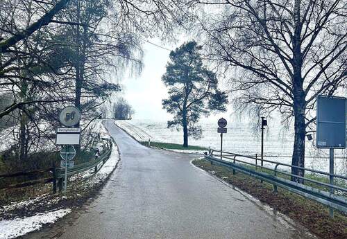 Ruhige Landgegend 1Km Zoll - 8 Zimmer Mehrfamilienhaus, Wohnhaus zum Kaufen in Dettighofen