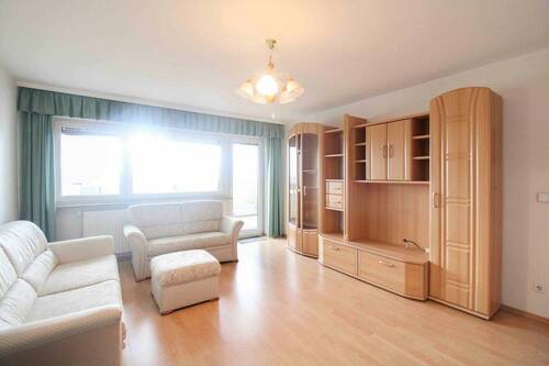 Wohnzimmer - 3 Zimmer Etagenwohnung in Kernen im Remstal