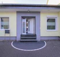 Wohnen wie im Haus: Kernsanierte Erdgeschosswohnung mit Terrasse & separatem Eingang in Söhlde