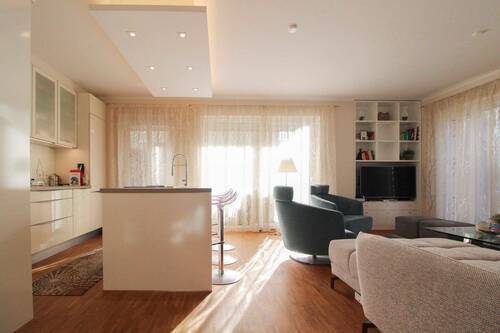 Wohnzimmer mit Küche - Etagenwohnung mit 86,30 m&sup2; in Dresden zum Kaufen