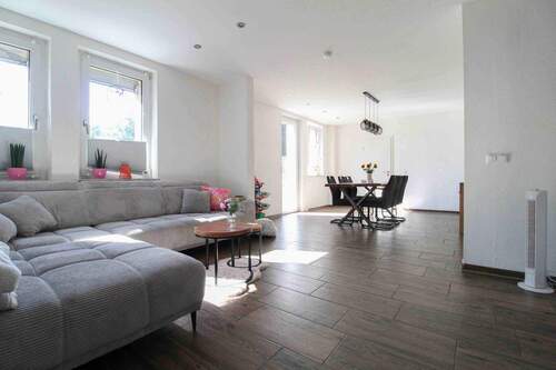 Wohnzimmer_Polsumer Str.225B EG - Doppelhaushälfte mit 420,30 m² in Gelsenkirchen zum Kaufen