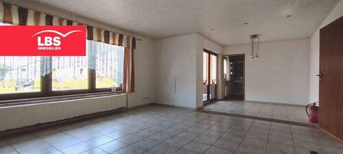 Wohnzimmer und Essbereich EG. - 