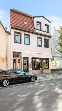 Außenansicht 3 - 9 Zimmer Mehrfamilienhaus, Wohnhaus in Burg