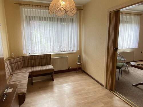 Esszimmer mit Zugang zum Wohnzimmer - 