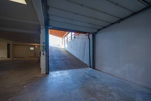 ca. 2,80 m Einfahrtshöhe - 