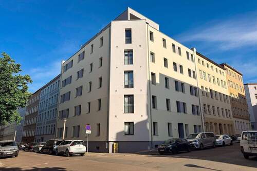 Objektansicht - Aufzug, Fußbodenheizung, Wanne, Dusche, Balkon und EBK!