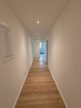 Bild 2 - 4 Zimmer Etagenwohnung zur Miete in Düsseldorf