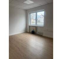 1 heller und renovierter Büroraum (B10) im Zentrum von Schwalbach zu vermieten